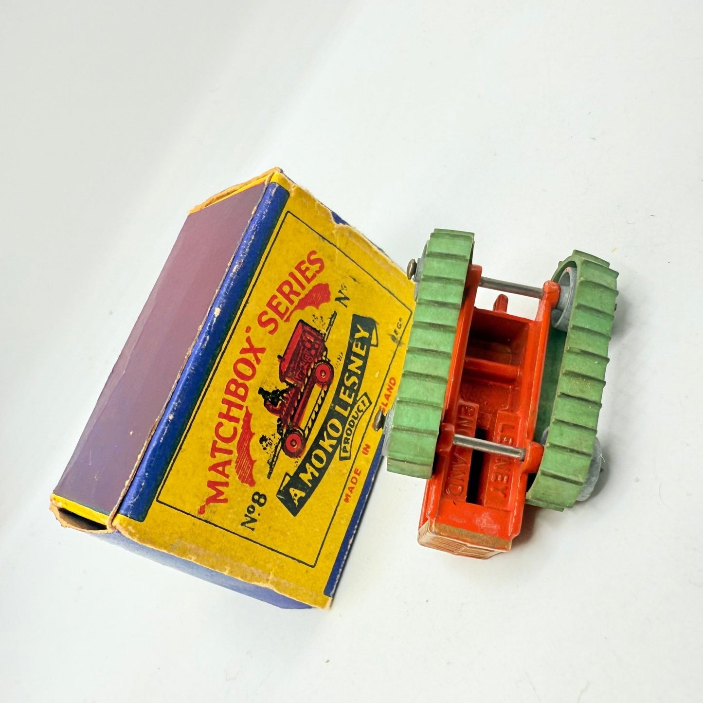Matchbox Lesney 8a Caterpillar Tractor Orange with tracks - Magic Matchbox