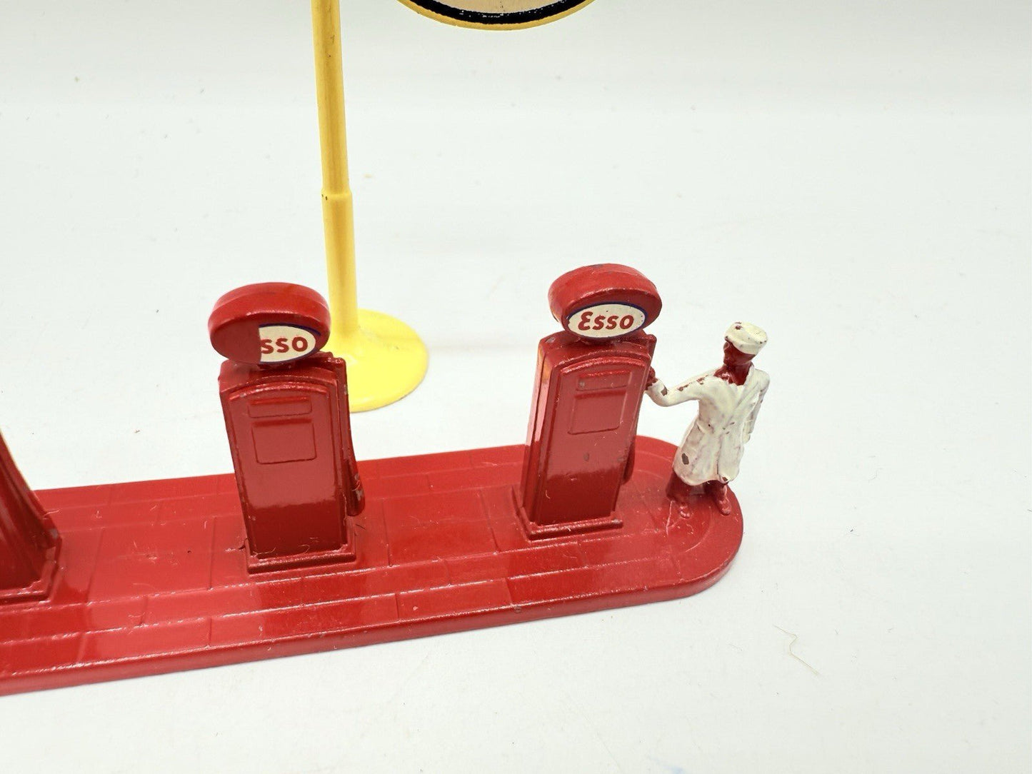 Matchbox Lesney A - 1 Esso Petrol Pumps - Magic Matchbox