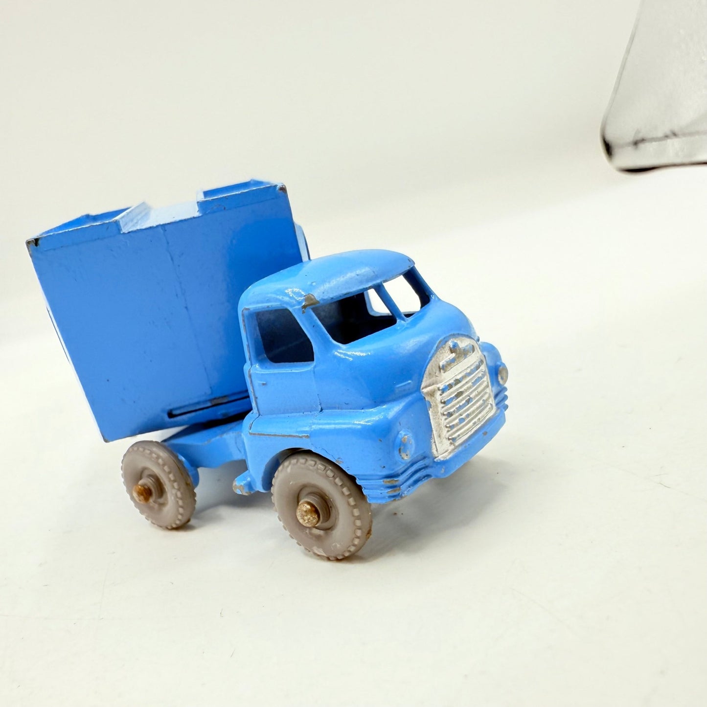 Matchbox Lesney A - 2 Car Transporter Grey Plastic Wheels UB - Magic Matchbox