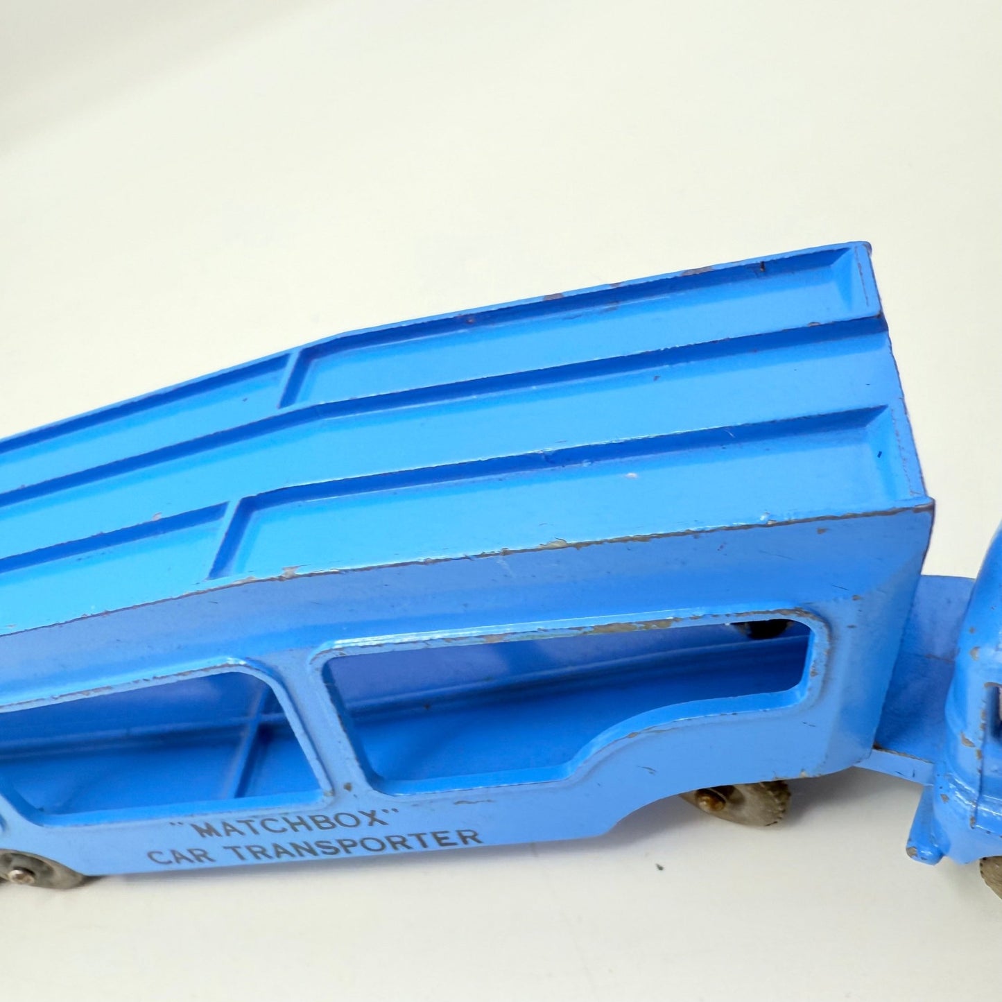 Matchbox Lesney A - 2 Car Transporter Metal Wheels - Magic Matchbox