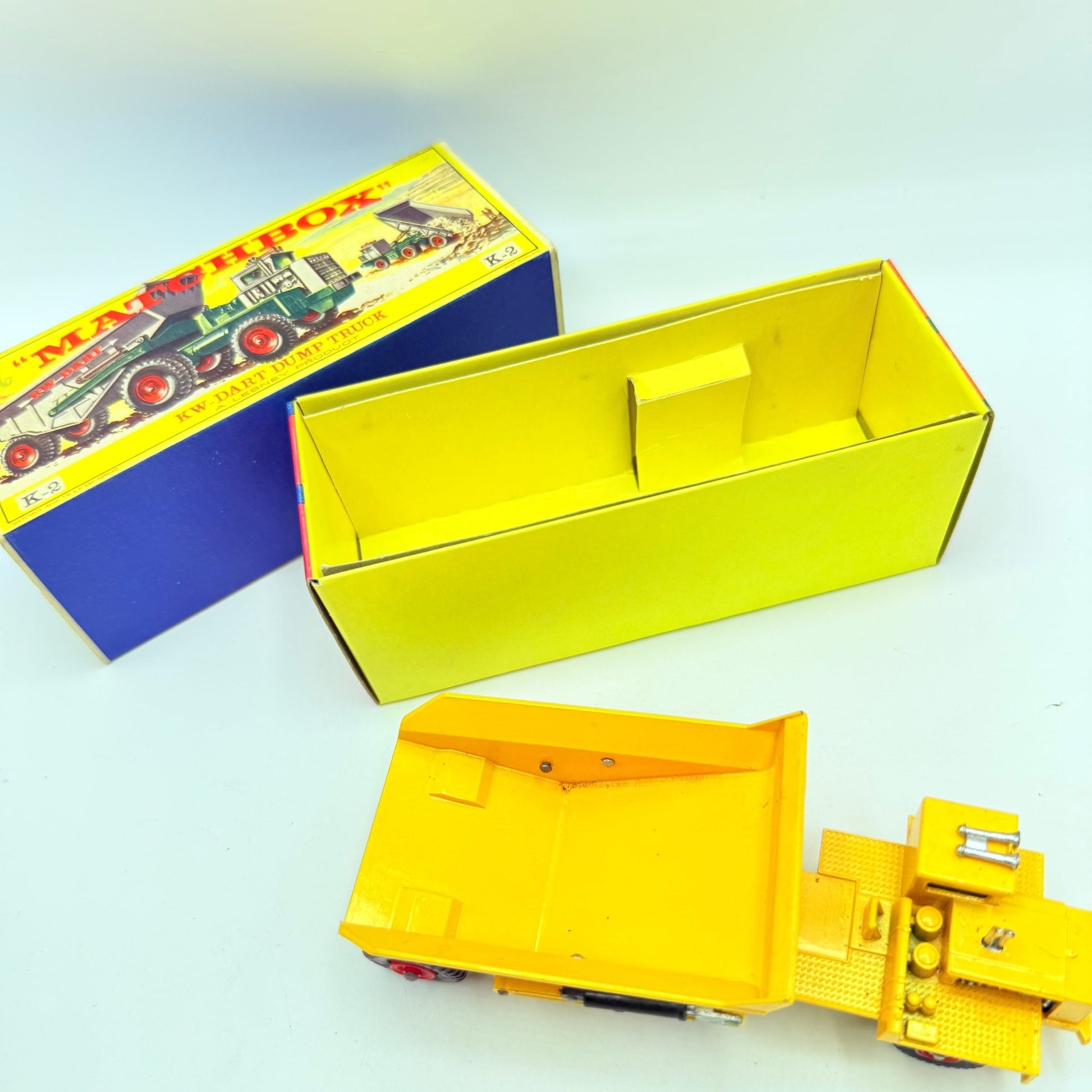 Matchbox Lesney K - 2 King Size KW Dart Dump Truck - Magic Matchbox