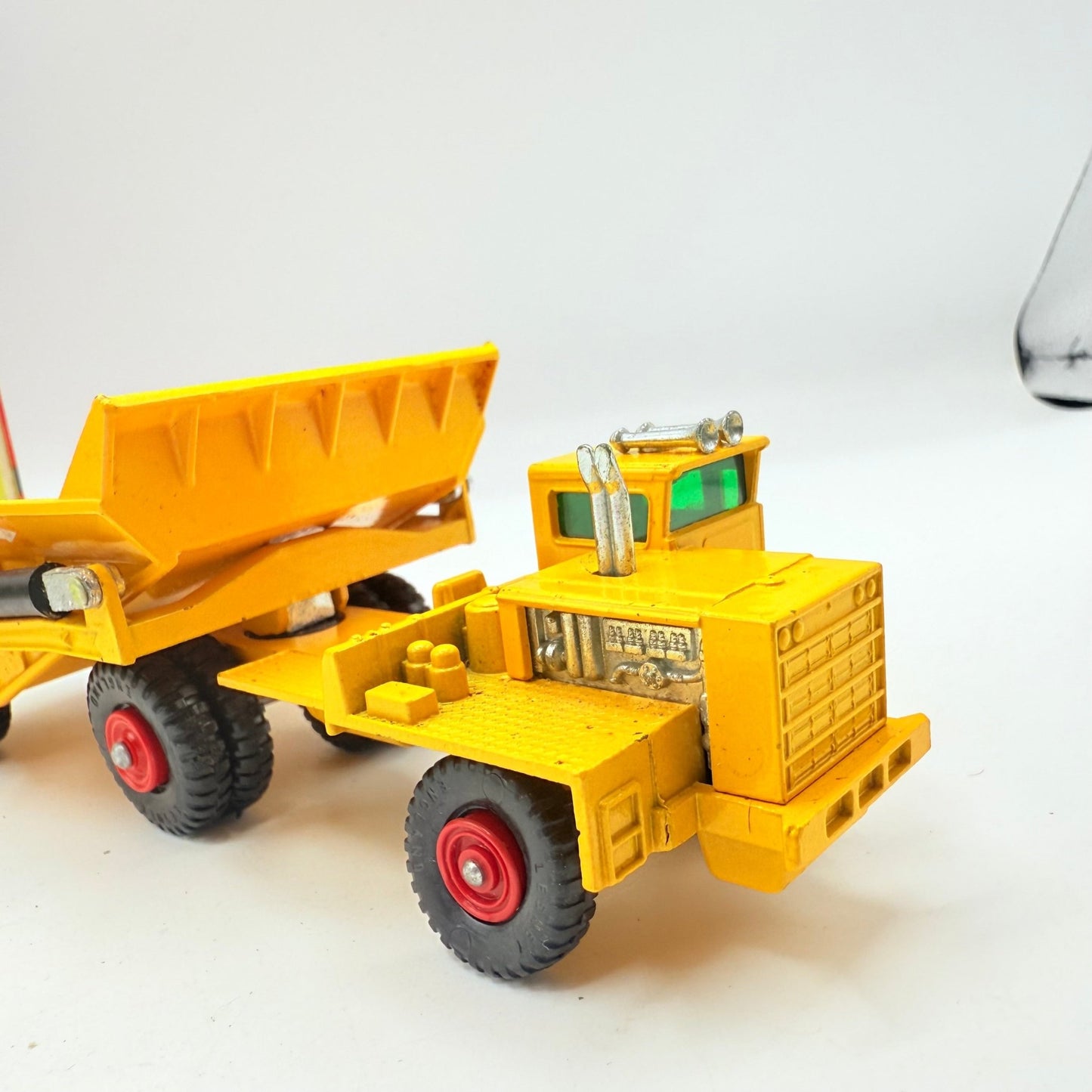 Matchbox Lesney K - 2 King Size KW Dart Dump Truck - Magic Matchbox