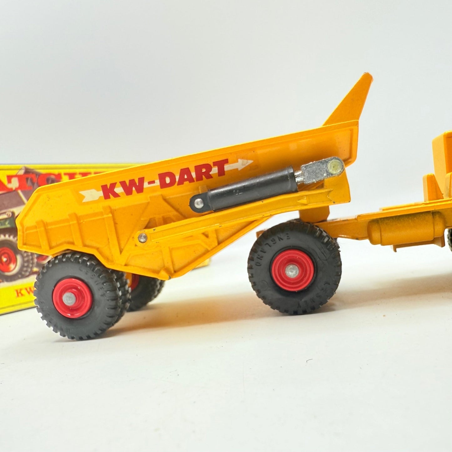 Matchbox Lesney K - 2 King Size KW Dart Dump Truck - Magic Matchbox