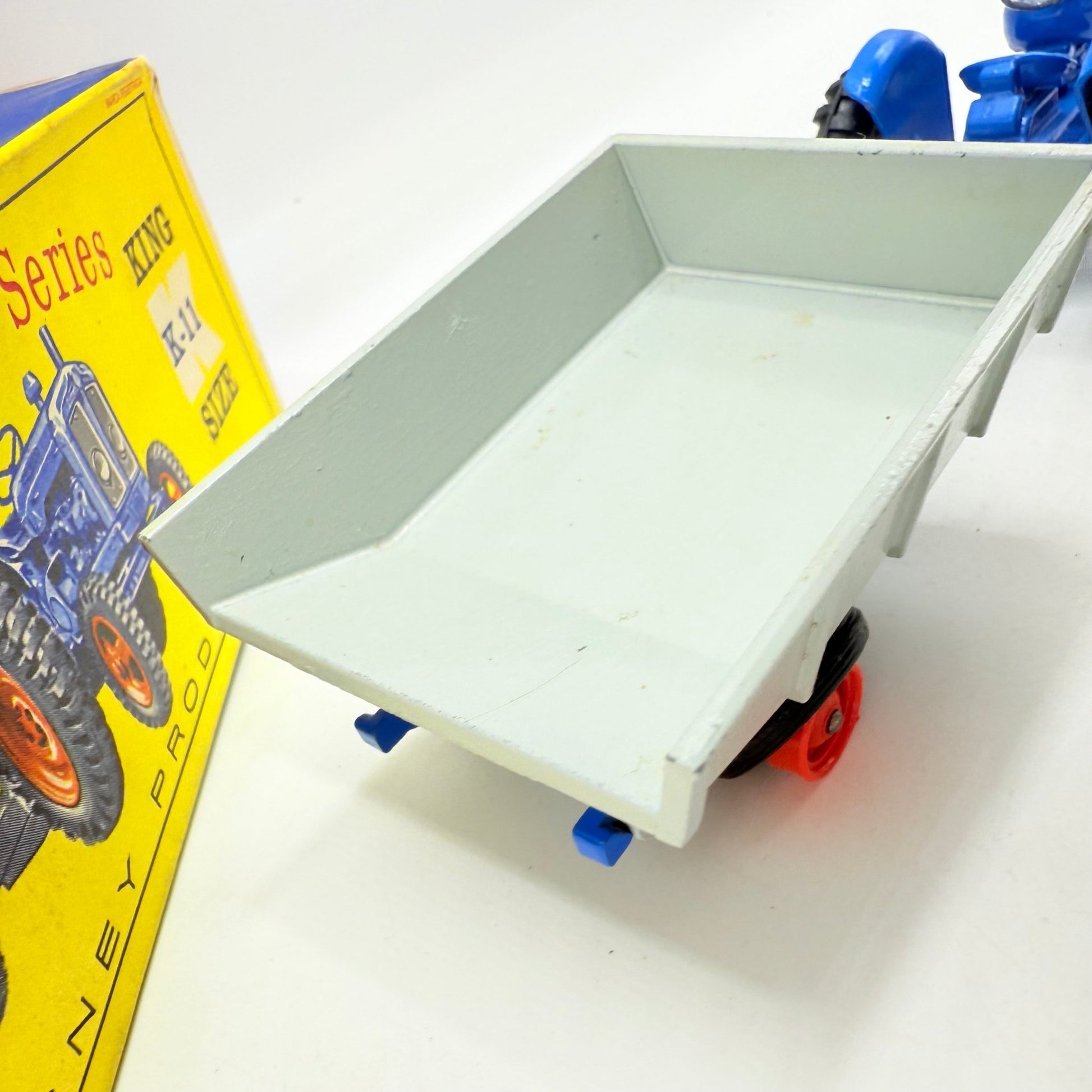 Matchbox Lesney King - Size K - 11 Fordson Tractor and Farm Trailer - Magic Matchbox