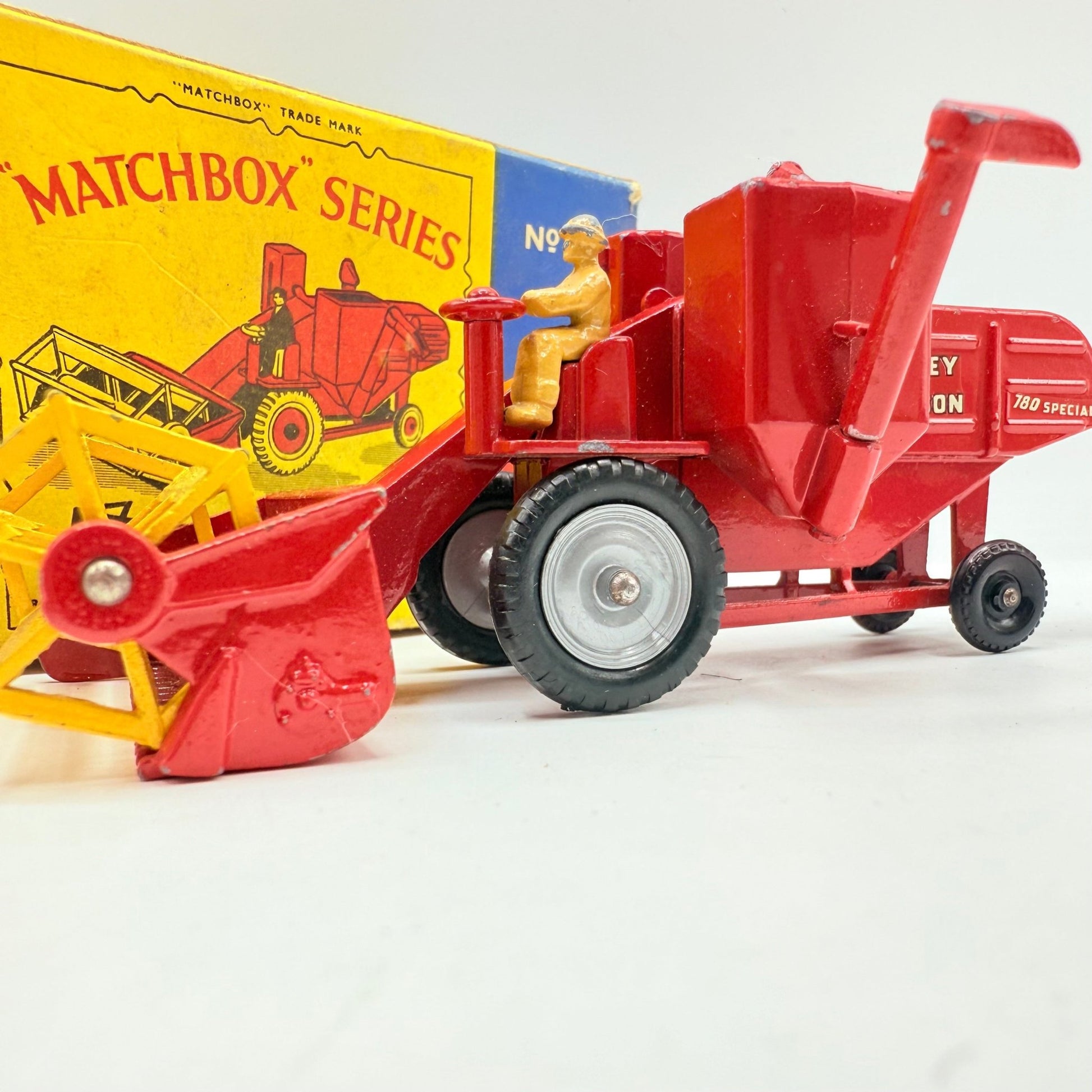 Matchbox Lesney M - 5 Major Pack Massey Ferguson 780 Combine Harvester - Magic Matchbox