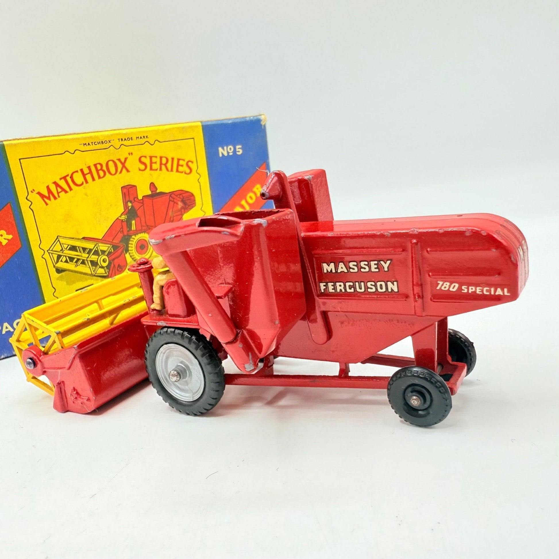 Matchbox Lesney M - 5 Major Pack Massey Ferguson 780 Combine Harvester - Magic Matchbox