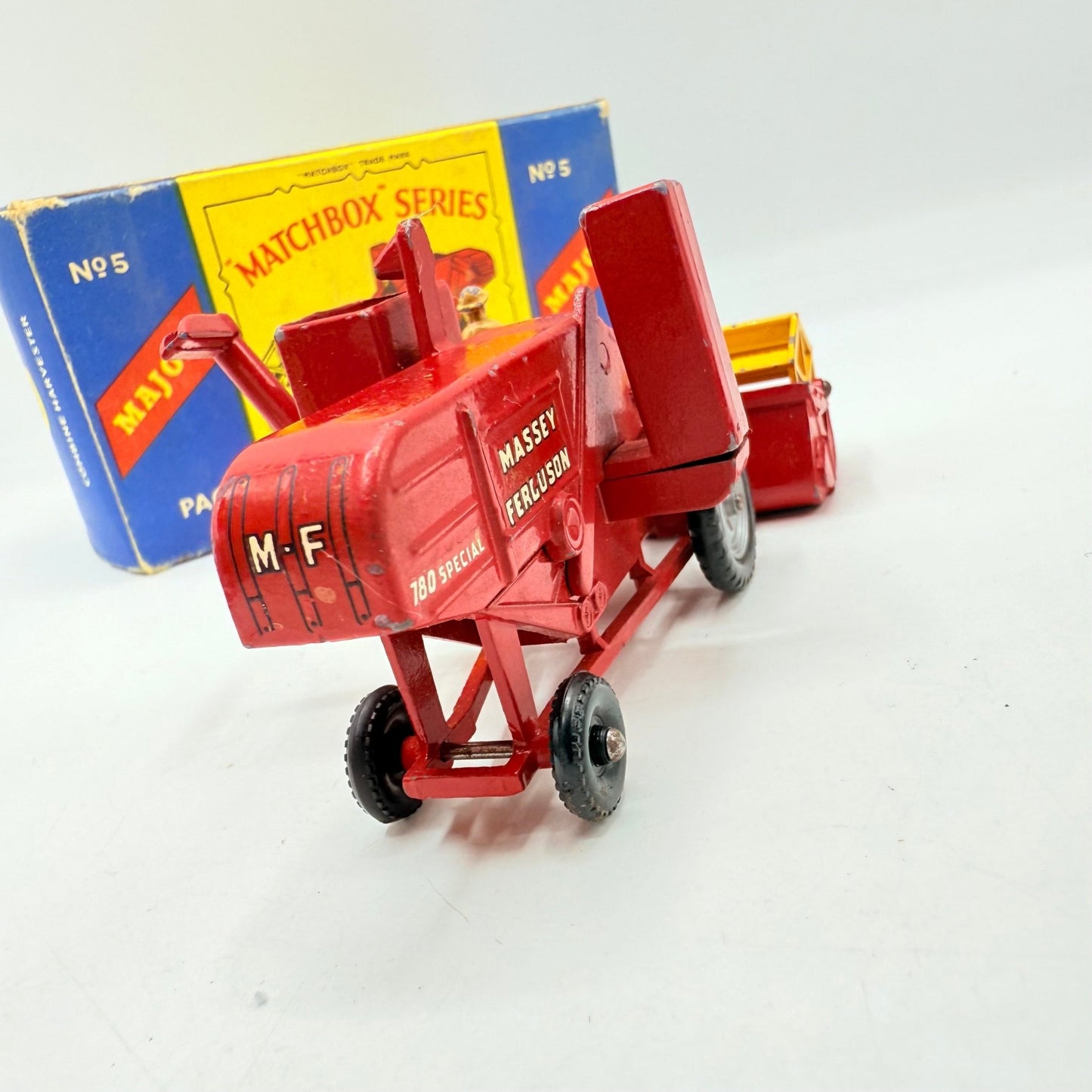 Matchbox Lesney M - 5 Major Pack Massey Ferguson 780 Combine Harvester - Magic Matchbox