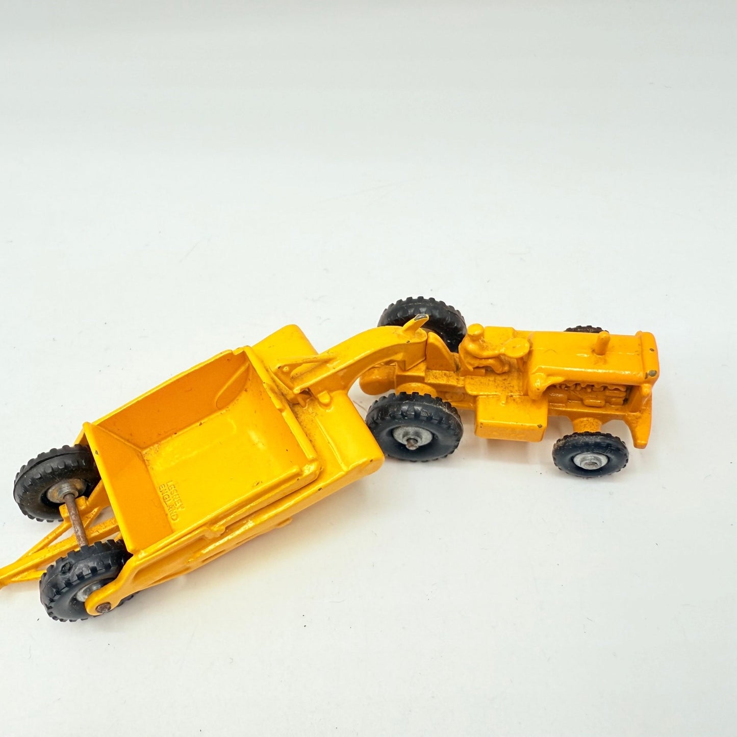 Matchbox Lesney Major Pack M - 1 Caterpillar Earth Scraper - Magic Matchbox