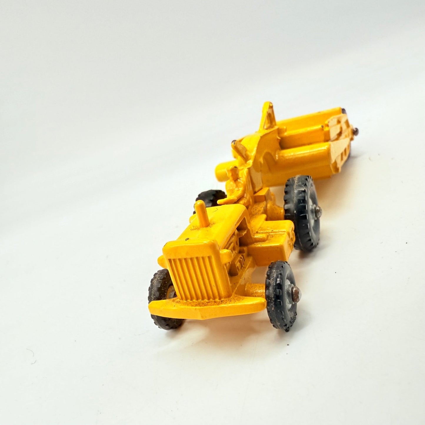Matchbox Lesney Major Pack M - 1 Caterpillar Earth Scraper - Magic Matchbox