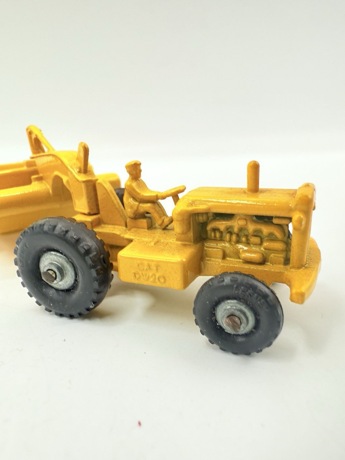 Matchbox Lesney Major Pack M - 1 Caterpillar Earth Scraper - Magic Matchbox