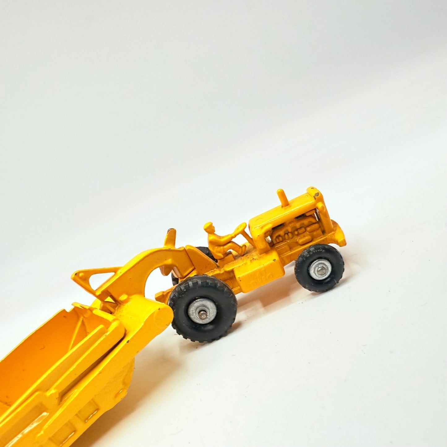 Matchbox Lesney Major Pack M - 1 Caterpillar Earth Scraper - Magic Matchbox