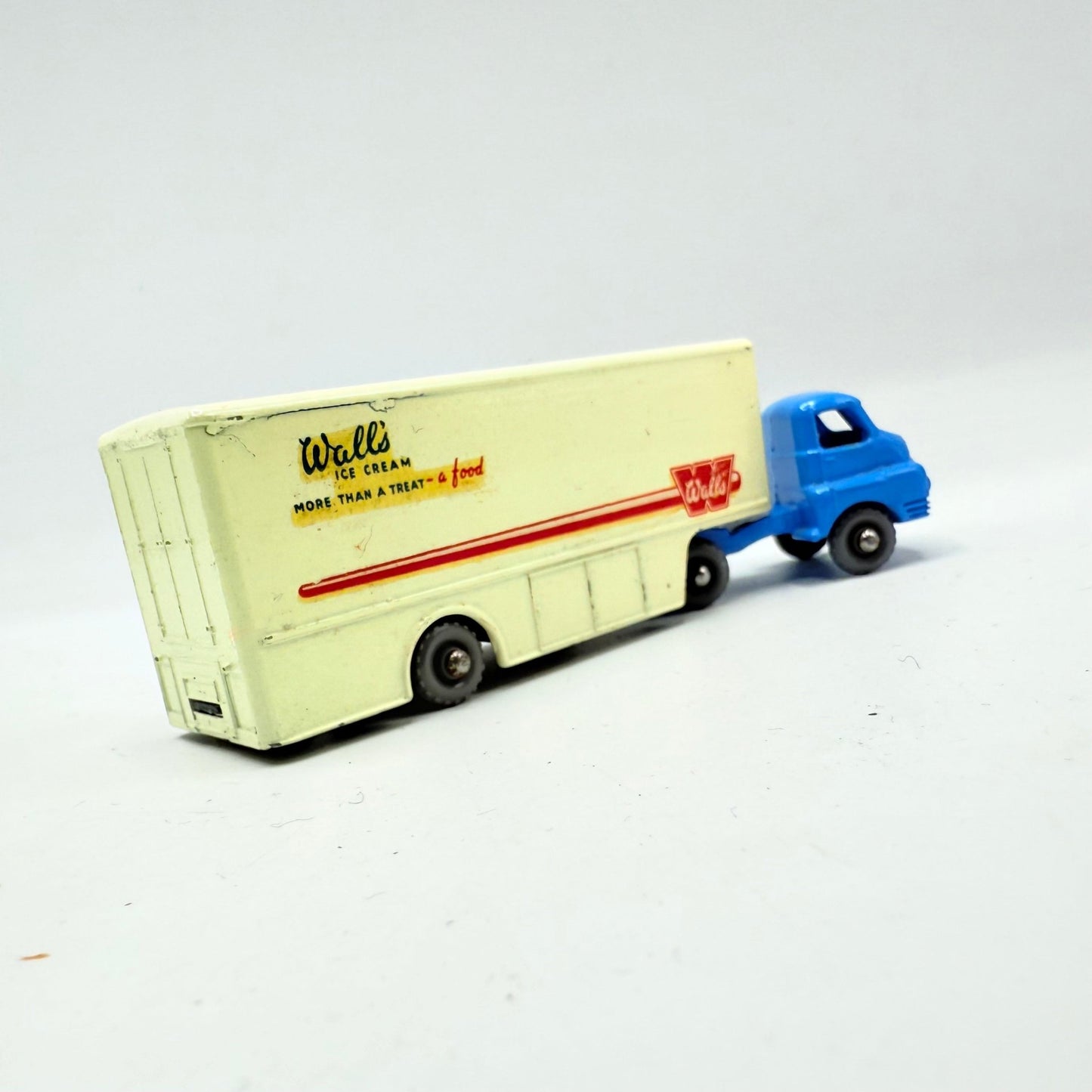 Matchbox Lesney Major Pack M - 2 Bedford Walls Ice Cream Truck - Magic Matchbox