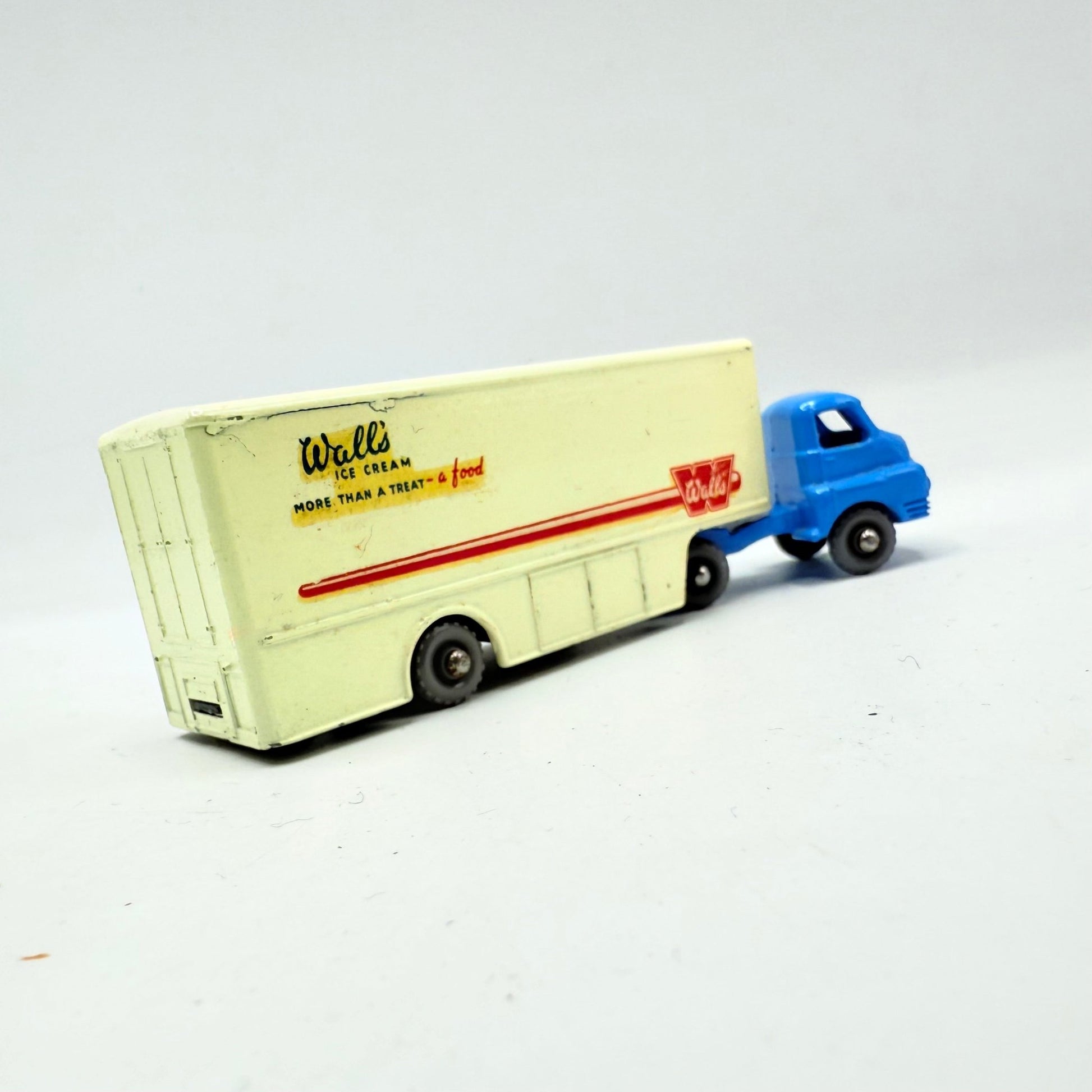 Matchbox Lesney Major Pack M - 2 Bedford Walls Ice Cream Truck - Magic Matchbox