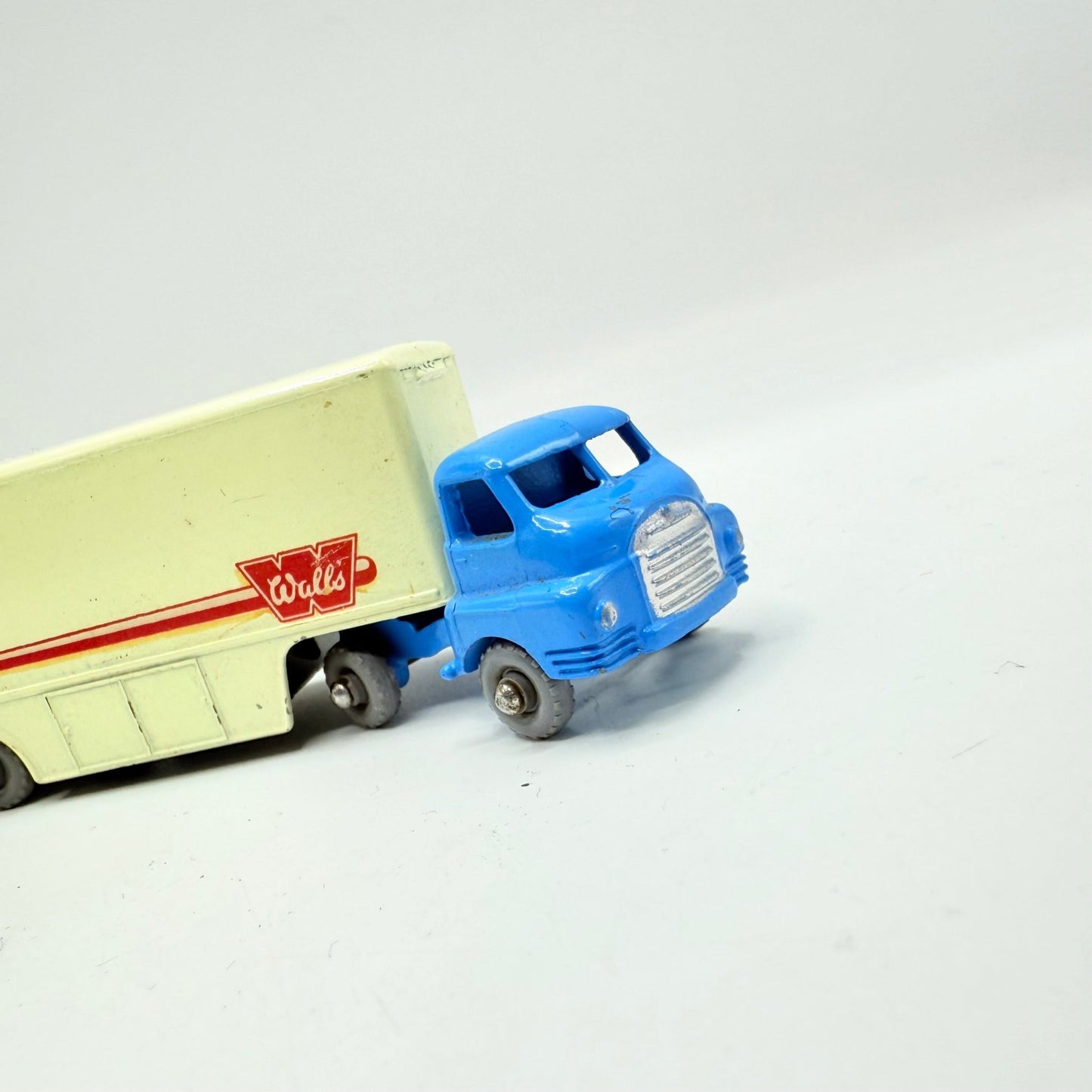 Matchbox Lesney Major Pack M - 2 Bedford Walls Ice Cream Truck - Magic Matchbox