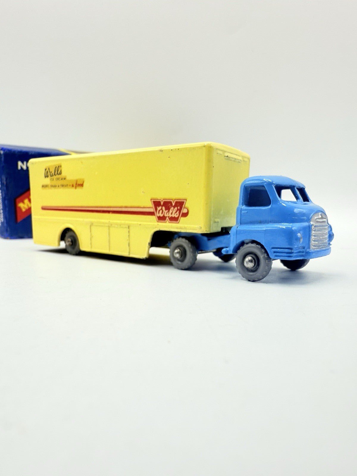 Matchbox Lesney Major Pack M2 Articulated Model Bedford Walls - Magic Matchbox