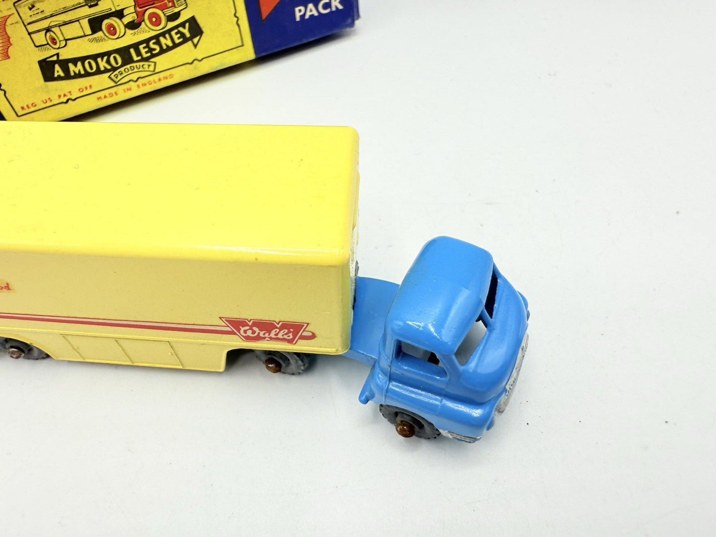 Matchbox Lesney Major Pack M2 Bedford Walls Ice Cream Truck - Magic Matchbox