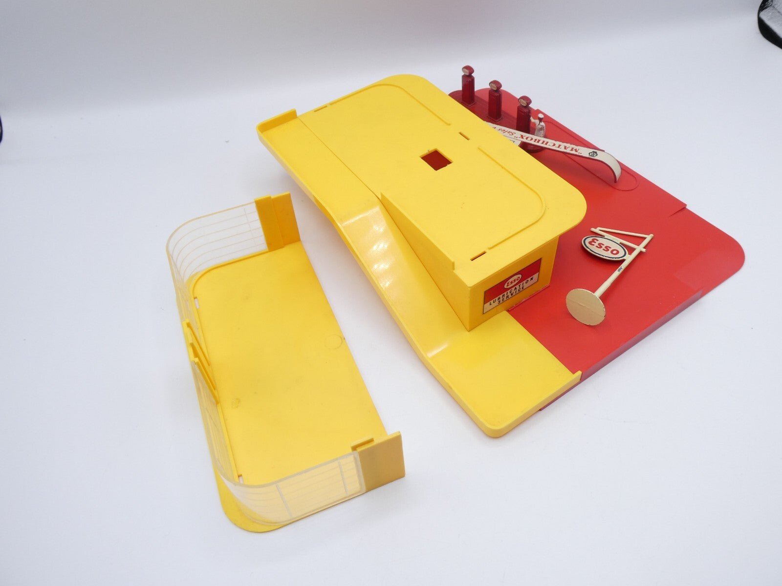 Matchbox Lesney MG - 1 Series Sales and Service Station - Repaired Base - Magic Matchbox