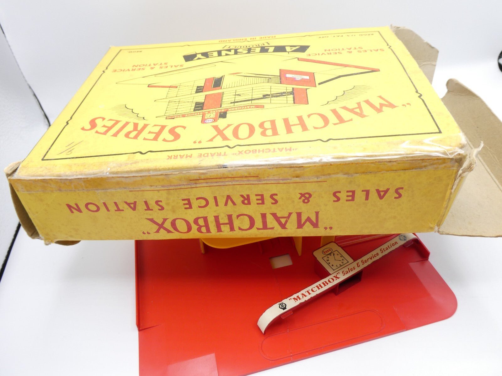 Matchbox Lesney MG - 1 Series Sales and Service Station - Repaired Base - Magic Matchbox