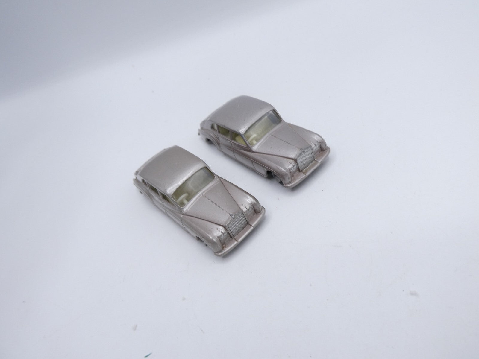 Matchbox Moko Lesney 44b Rolls Royce Phantom V metallic mauve x 2 Unboxed - Magic Matchbox