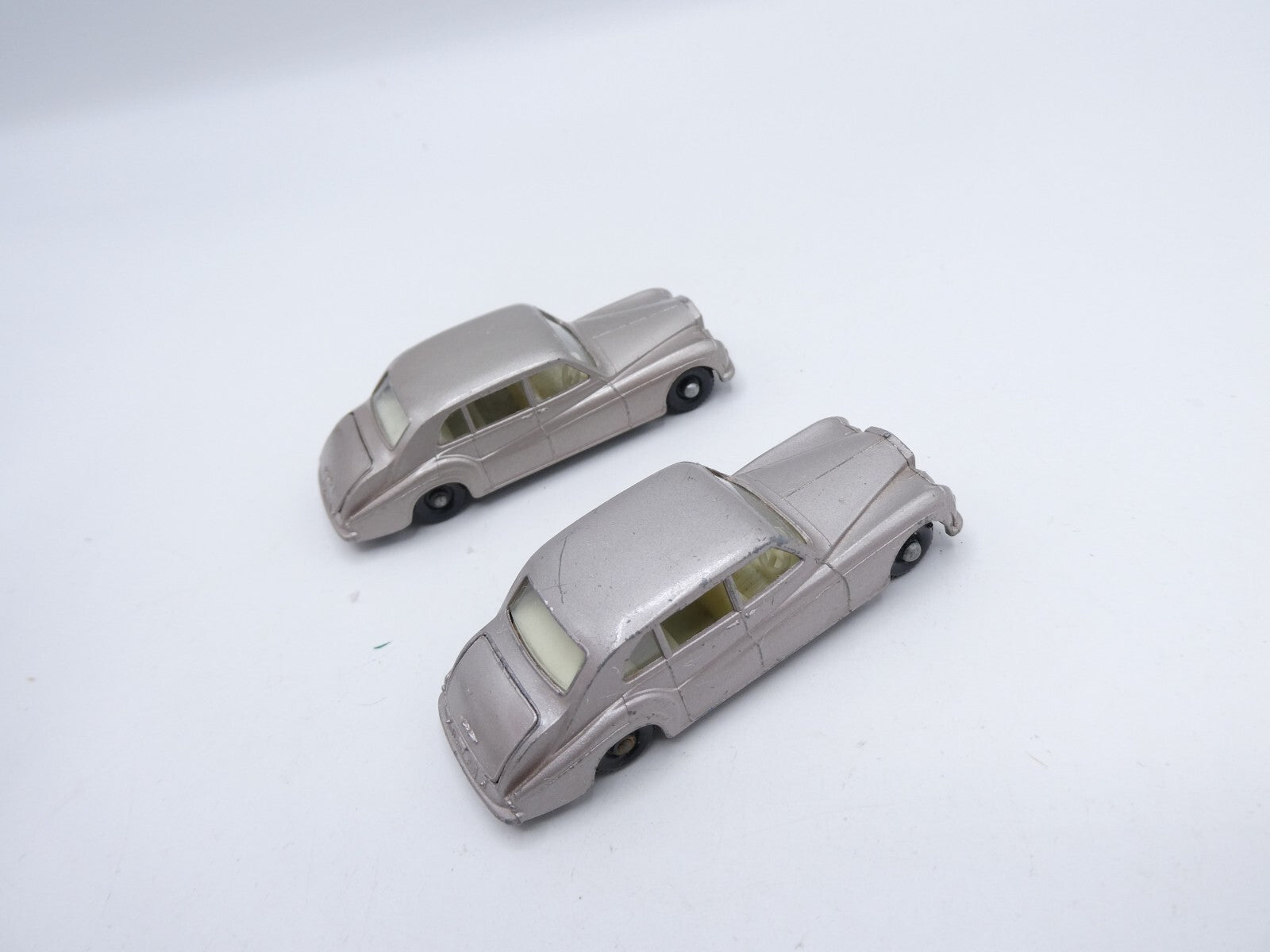 Matchbox Moko Lesney 44b Rolls Royce Phantom V metallic mauve x 2 Unboxed - Magic Matchbox