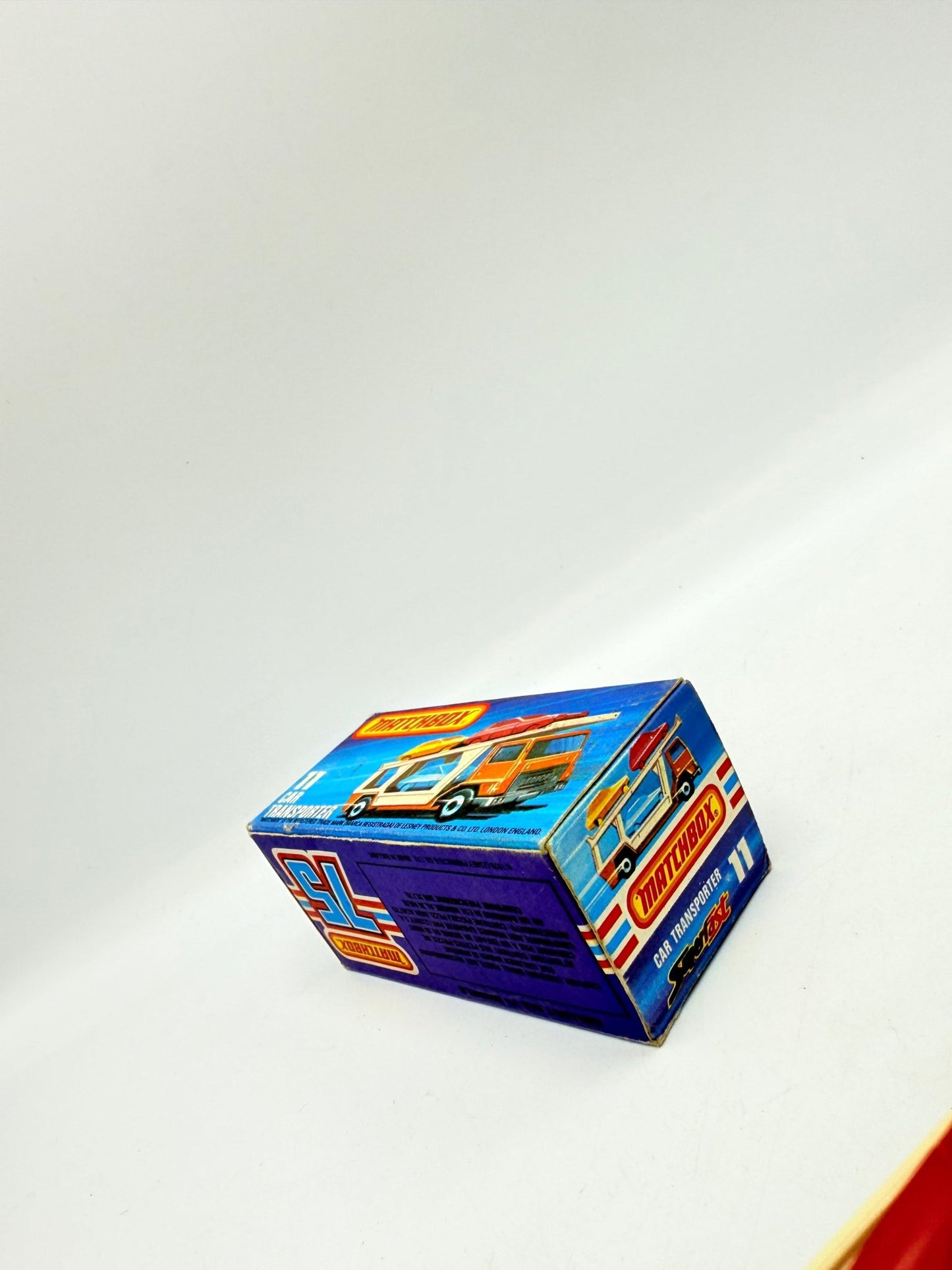 Matchbox Superfast 11 Car Transporter Red Cab/Blue Glass - Magic Matchbox