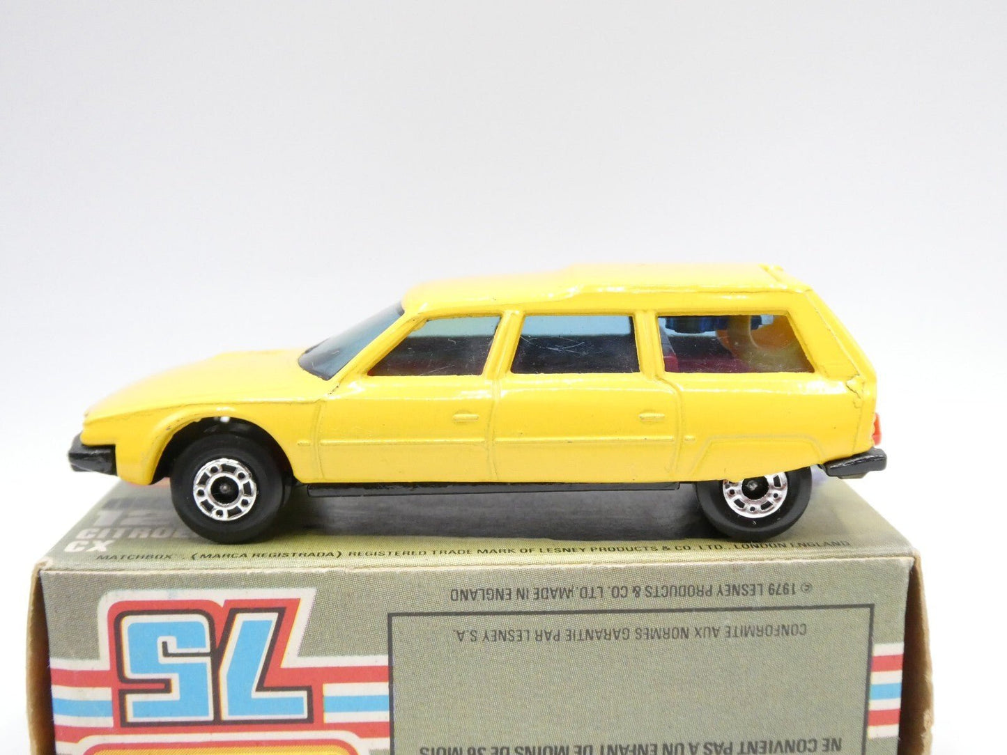 Matchbox Superfast 12 Citroen CX Yellow BLUE GLASS - Magic Matchbox
