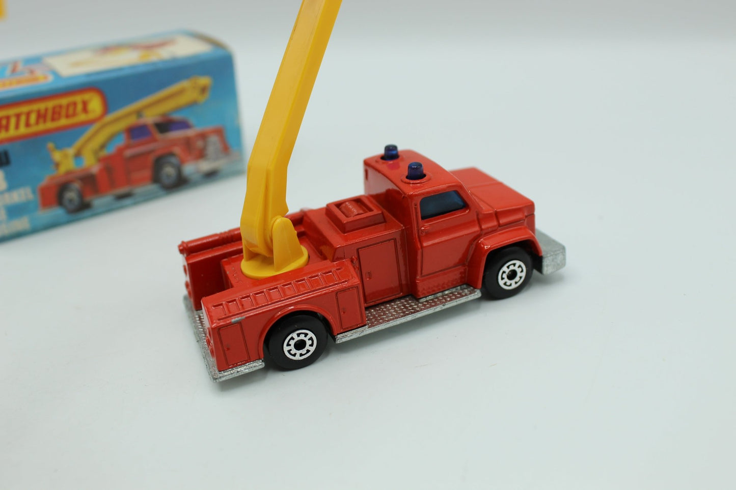 Matchbox Superfast 13 Snorkel Fire Engine - Magic Matchbox