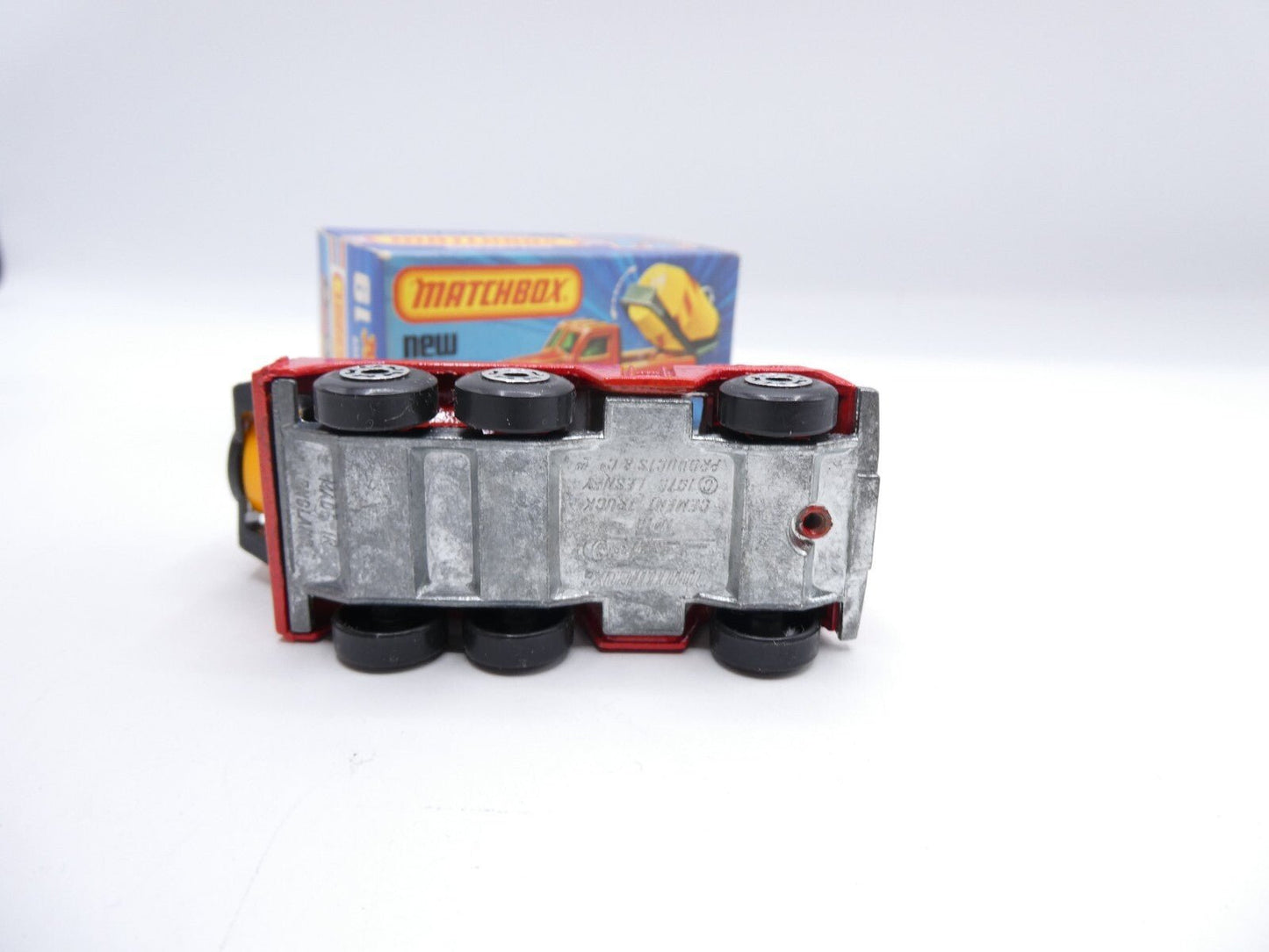 Matchbox Superfast 19 Cement Truck without glass - Magic Matchbox