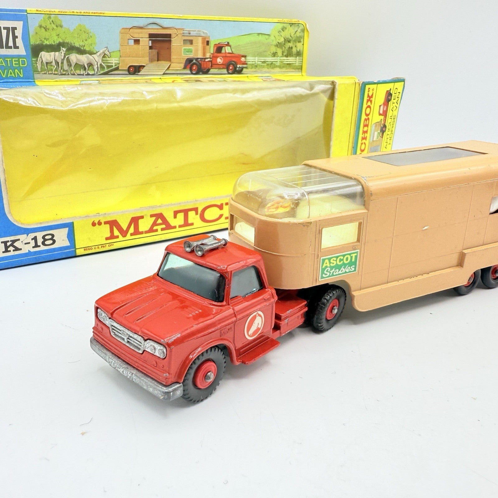 Lesney Matchbox King Size K-18 Articulated Dodge Horse Box