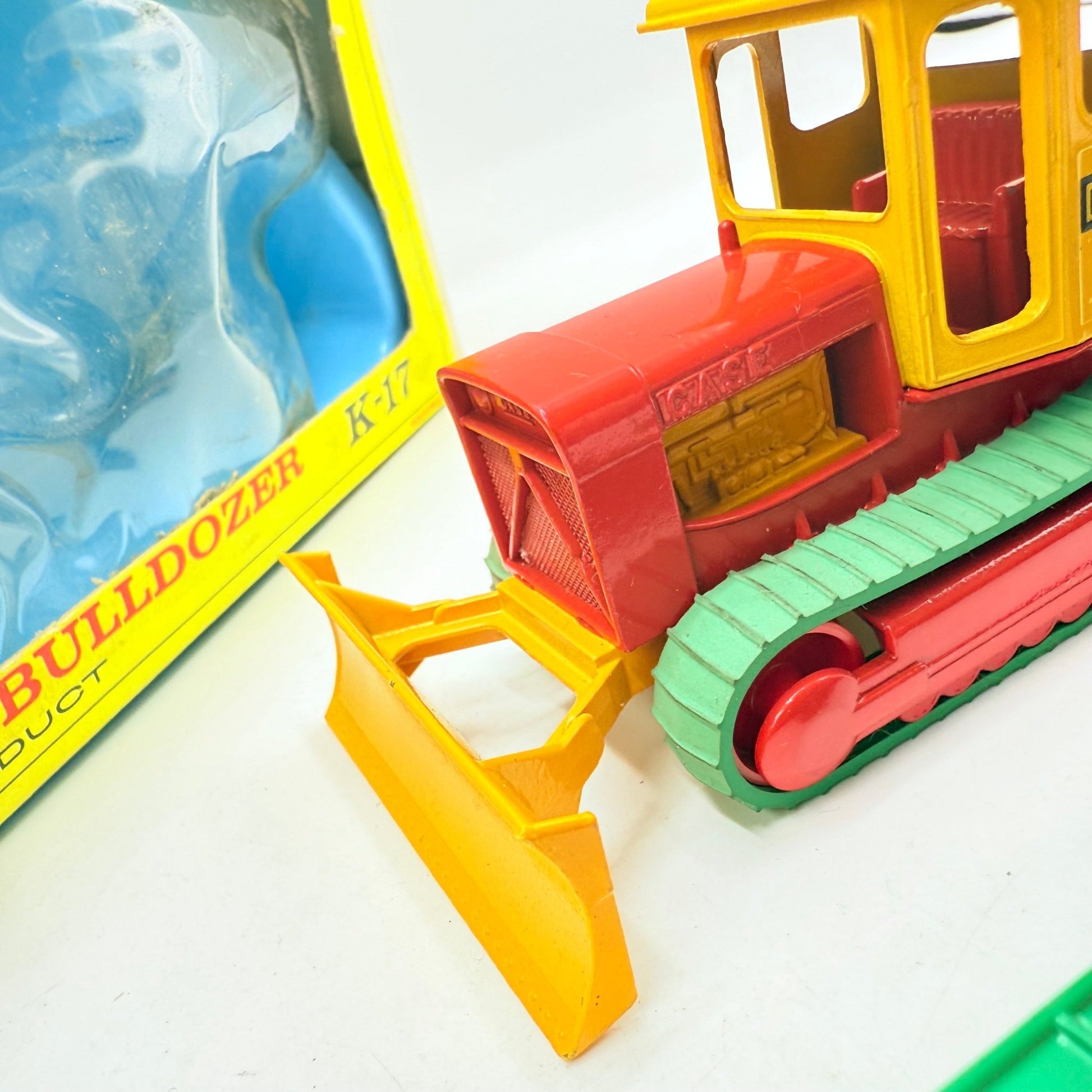 Matchbox Kingsize K - 17 Ford Cab & Dyson Low Loader with Bulldozer - Magic Matchbox