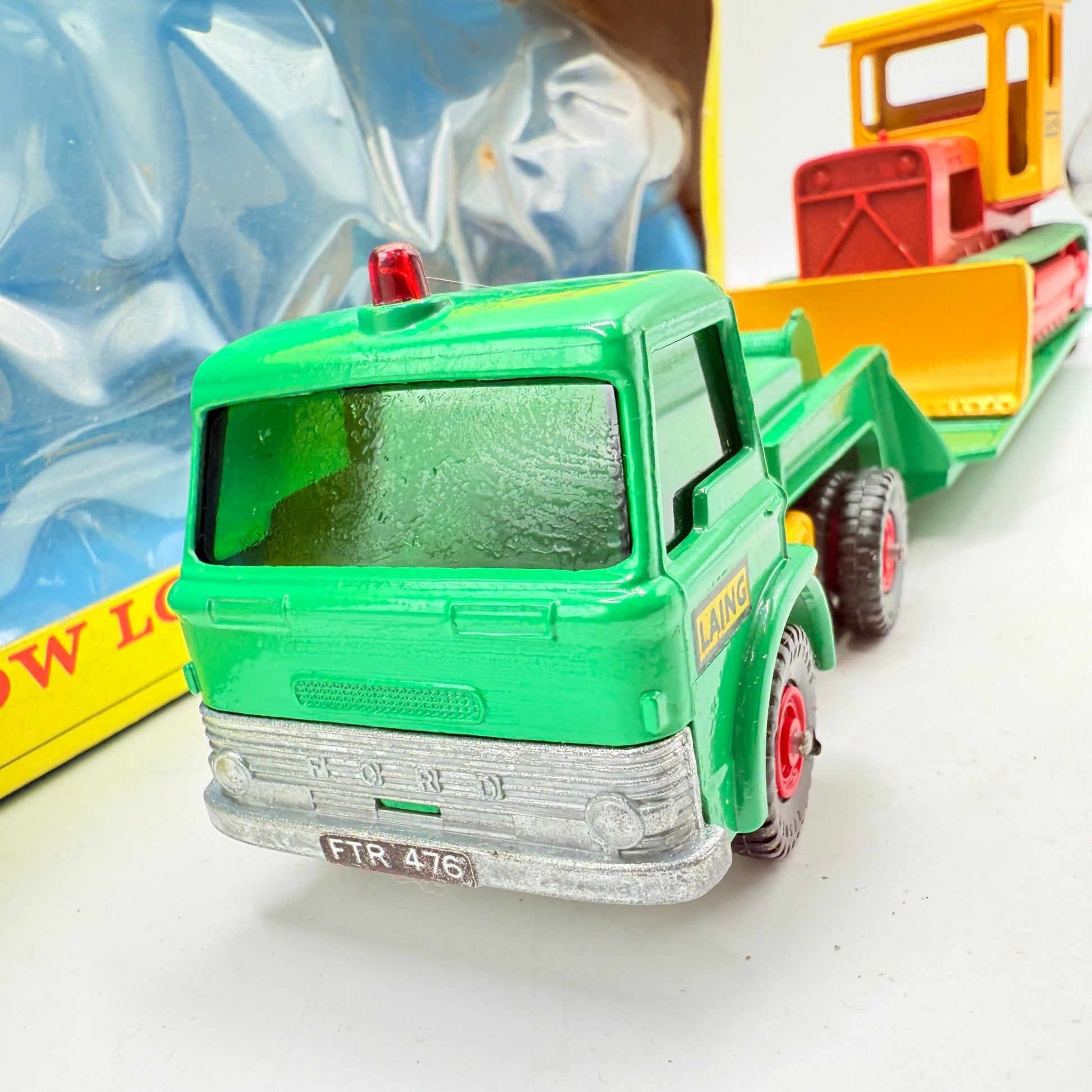 Matchbox Kingsize K - 17 Ford Cab & Dyson Low Loader with Bulldozer - Magic Matchbox