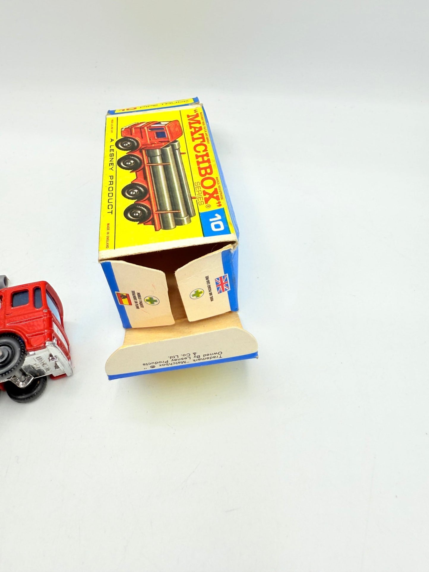 Matchbox Lesney 10d Leyland Pipe Truck Pipes (7) & F Box - Magic Matchbox