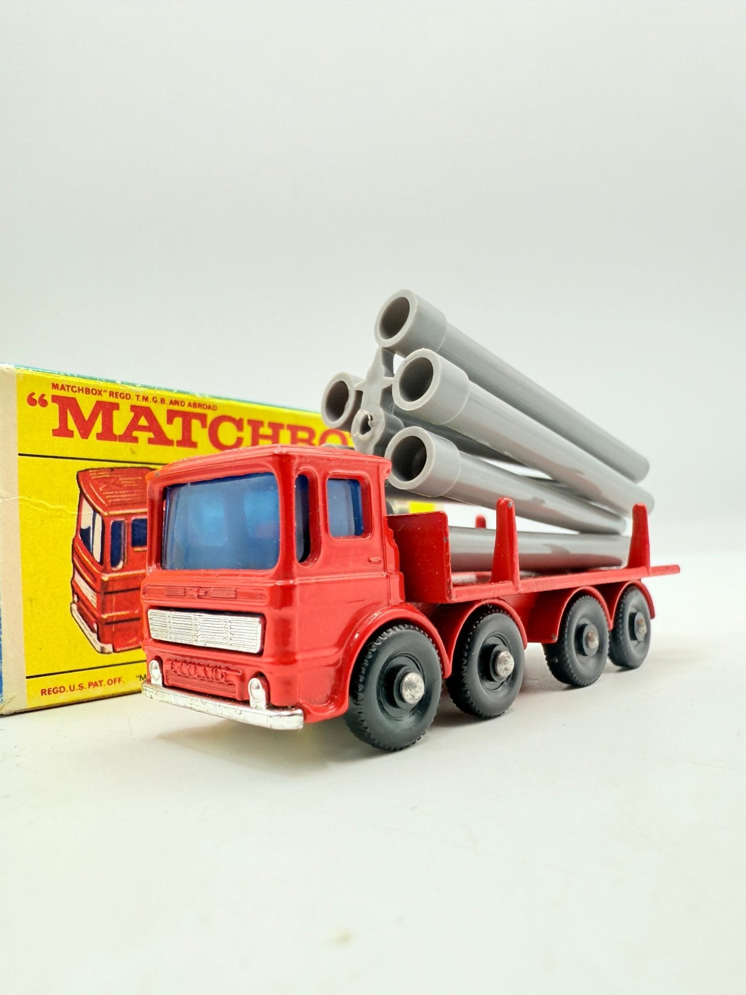 Matchbox Lesney 10d Leyland Pipe Truck Pipes On Sprue & F Box - Magic Matchbox