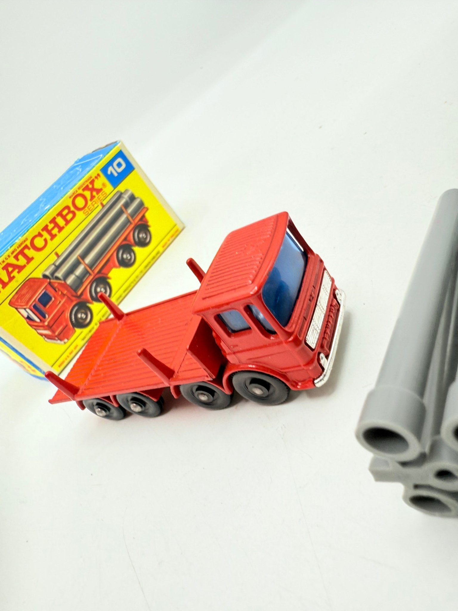 Matchbox Lesney 10d Leyland Pipe Truck Pipes On Sprue & F Box - Magic Matchbox