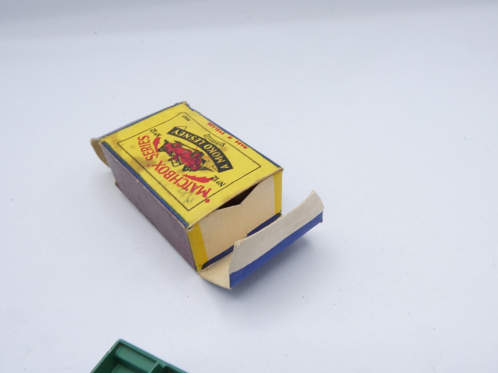 Matchbox Lesney 12a Land Rover MW - Magic Matchbox