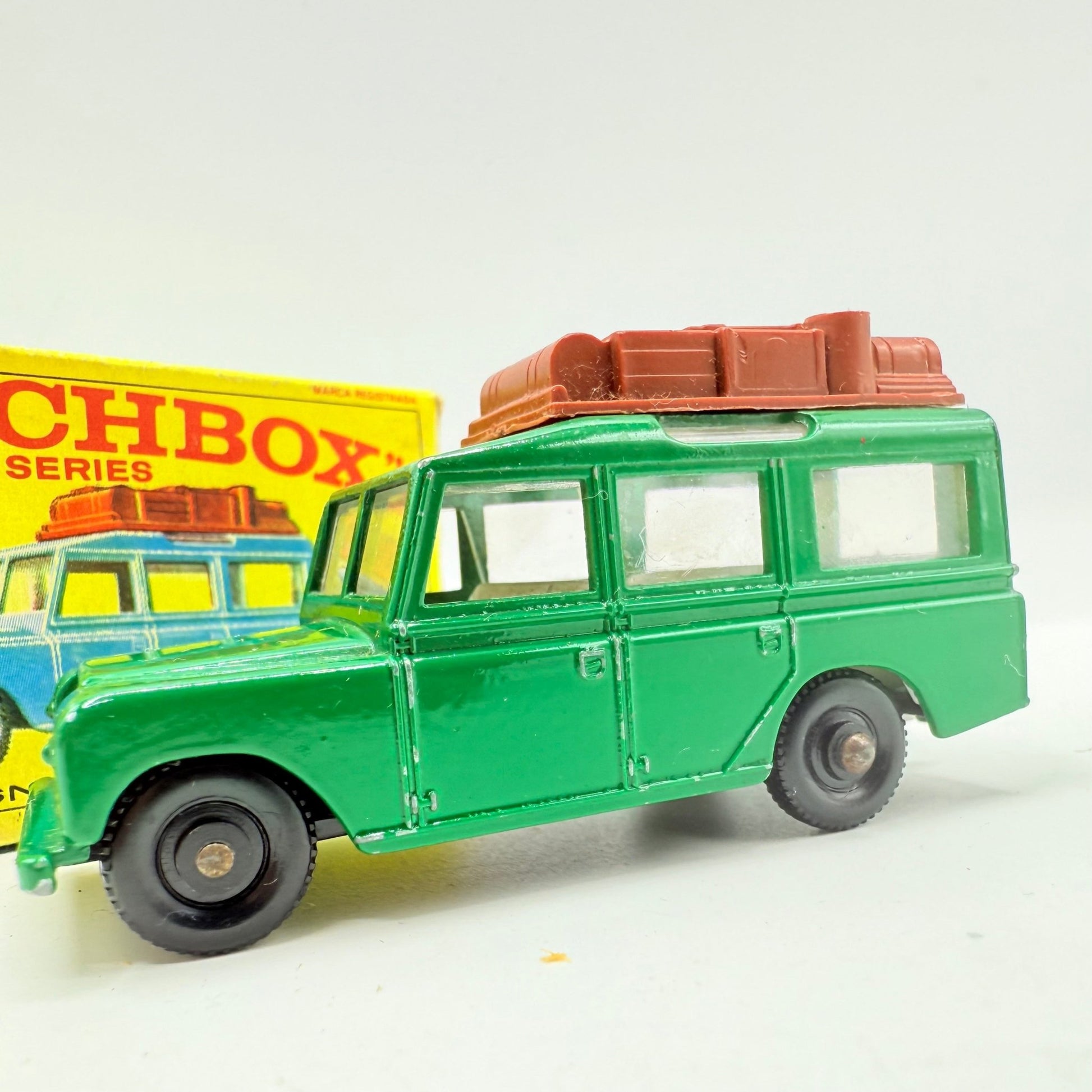 Matchbox Lesney 12c Land Rover Safari - Magic Matchbox