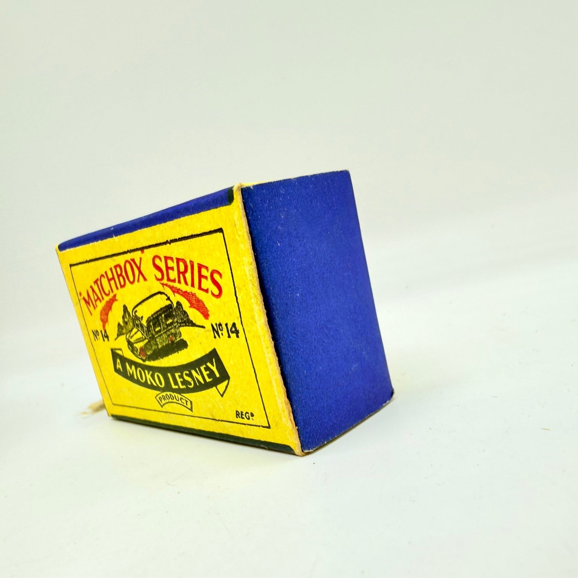 Matchbox Lesney 14a Daimler Ambulance MW - Magic Matchbox