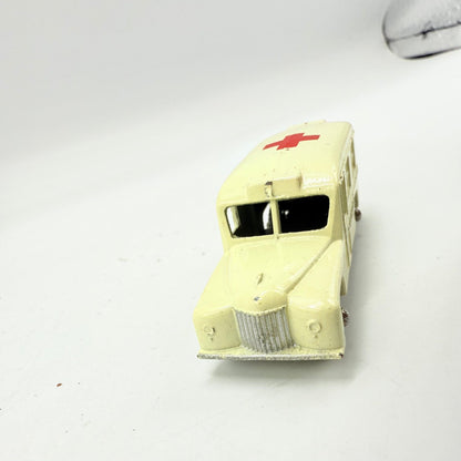 Matchbox Lesney 14b Daimler Ambulance GPW Off - white - Magic Matchbox