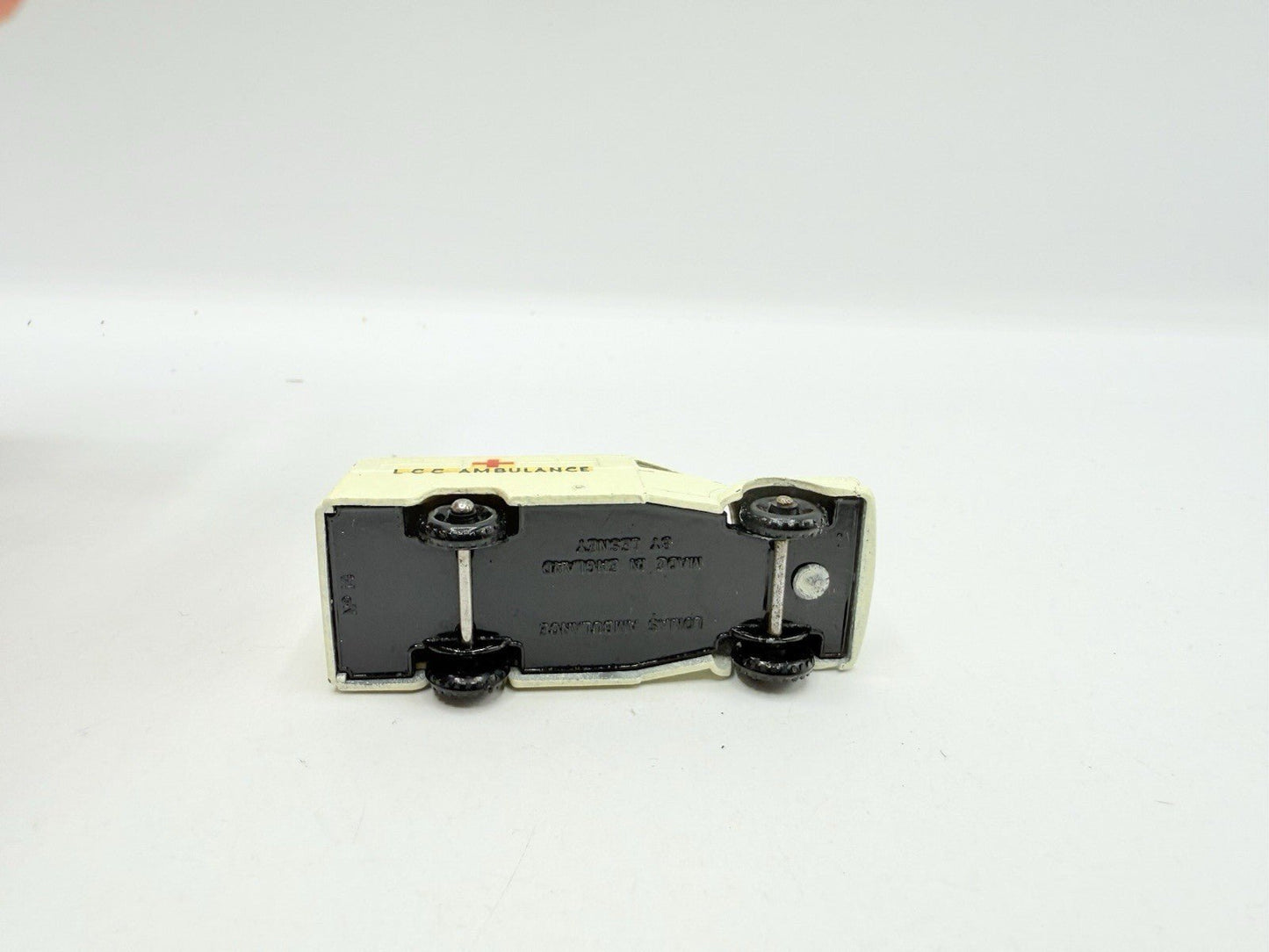 Matchbox Lesney 14c Bedford Lomas Ambulance BPW - Magic Matchbox