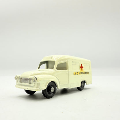 Matchbox Lesney 14c Bedford Lomas Ambulance BPW - Magic Matchbox