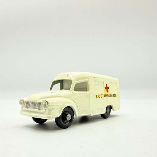 Matchbox Lesney 14c Bedford Lomas Ambulance BPW - Magic Matchbox