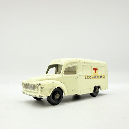 Matchbox Lesney 14c Bedford Lomas Ambulance BPW - Magic Matchbox