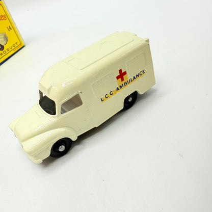 Matchbox Lesney 14c Bedford Lomas Ambulance BPW - Magic Matchbox