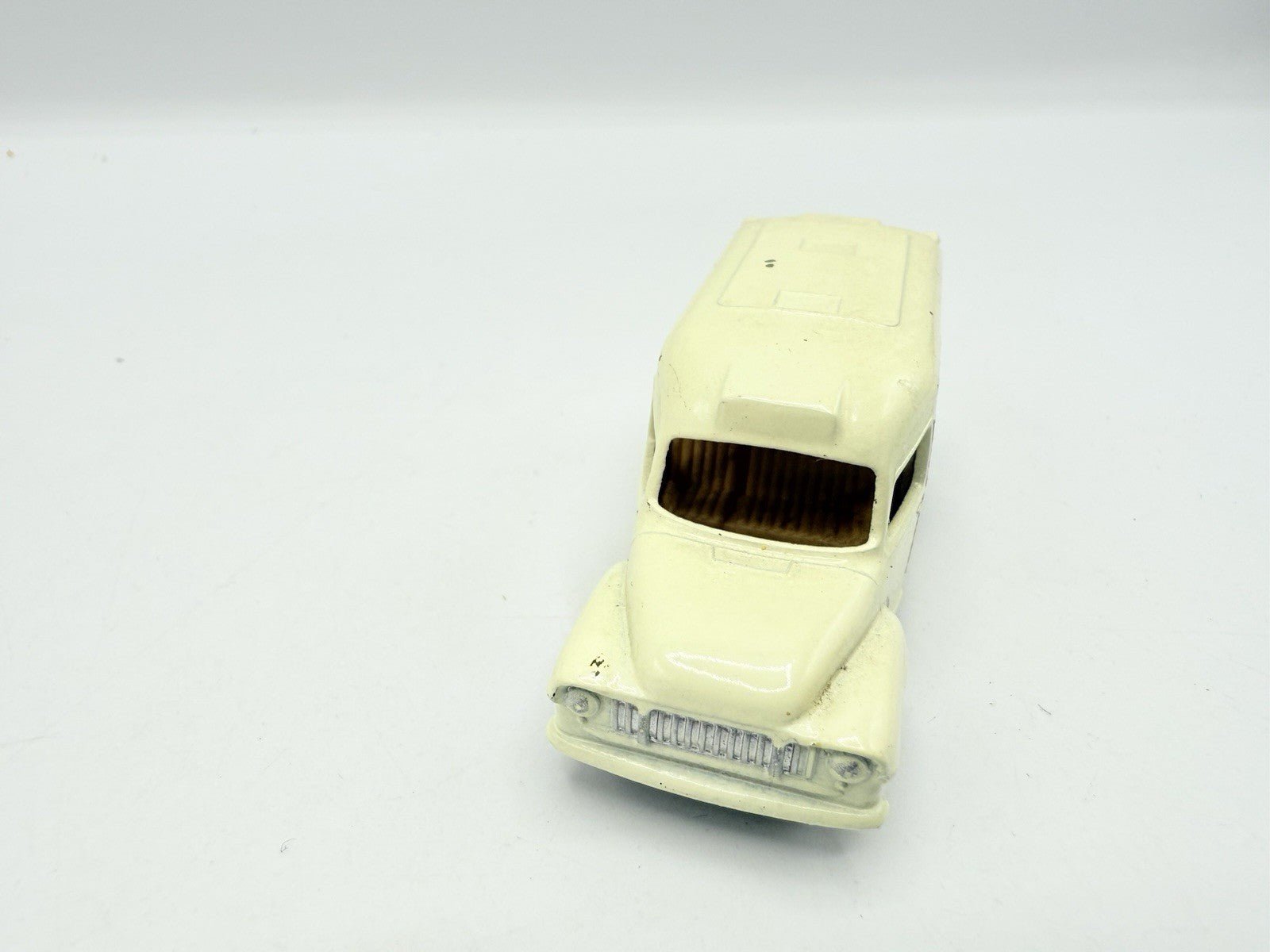 Matchbox Lesney 14c Bedford Lomas Ambulance BPW - Magic Matchbox