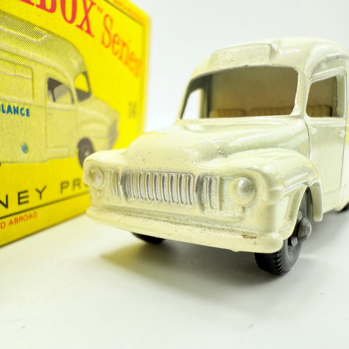 Matchbox Lesney 14c Bedford Lomas Ambulance BPW - Magic Matchbox