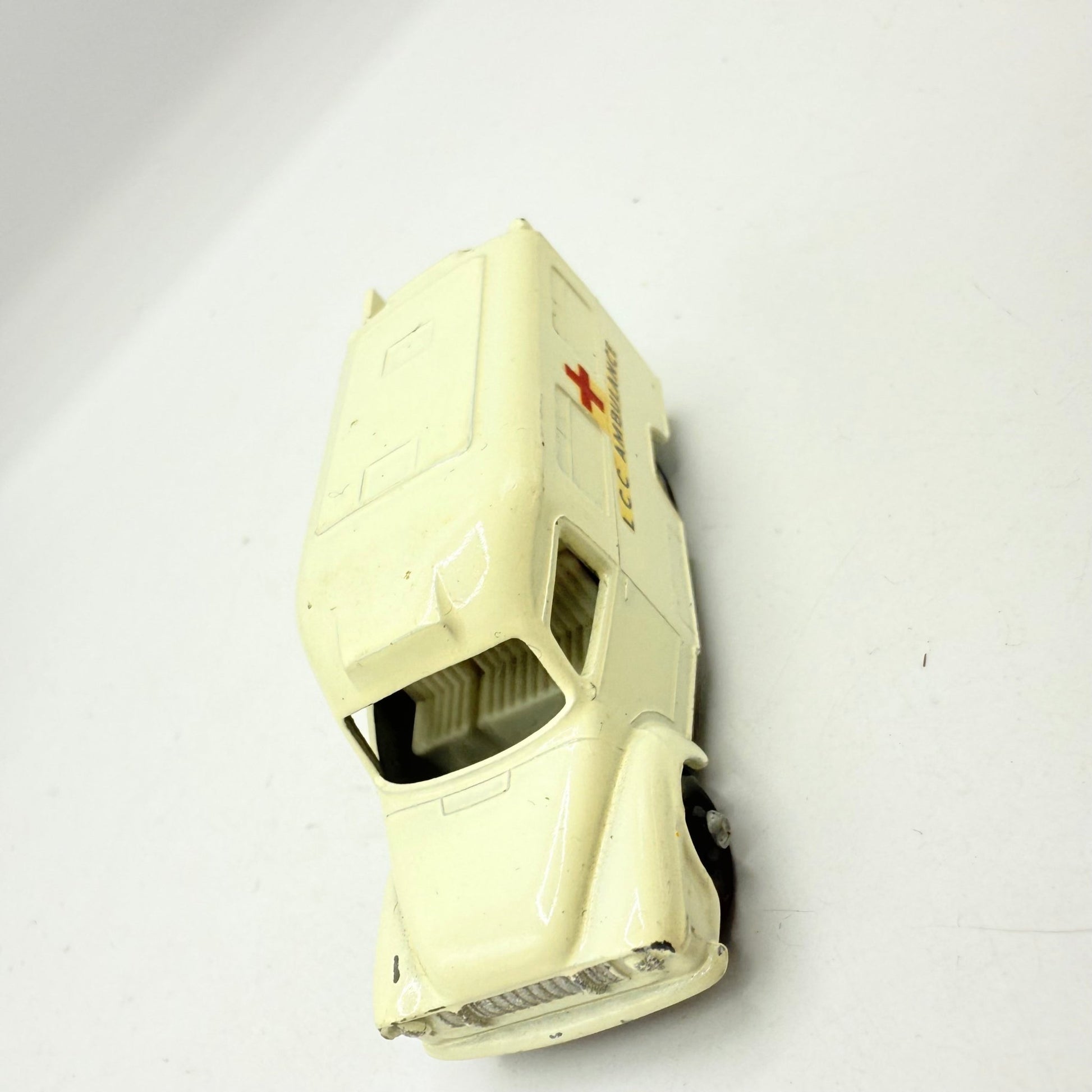 Matchbox Lesney 14c Bedford Lomas Ambulance BPW - Magic Matchbox