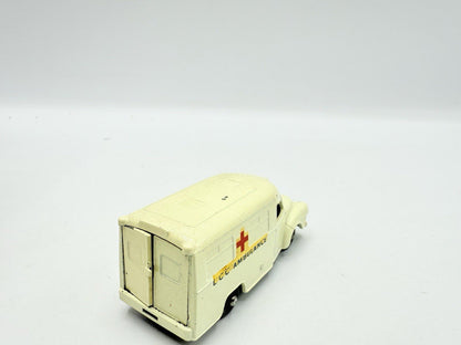 Matchbox Lesney 14c Bedford Lomas Ambulance BPW - Magic Matchbox