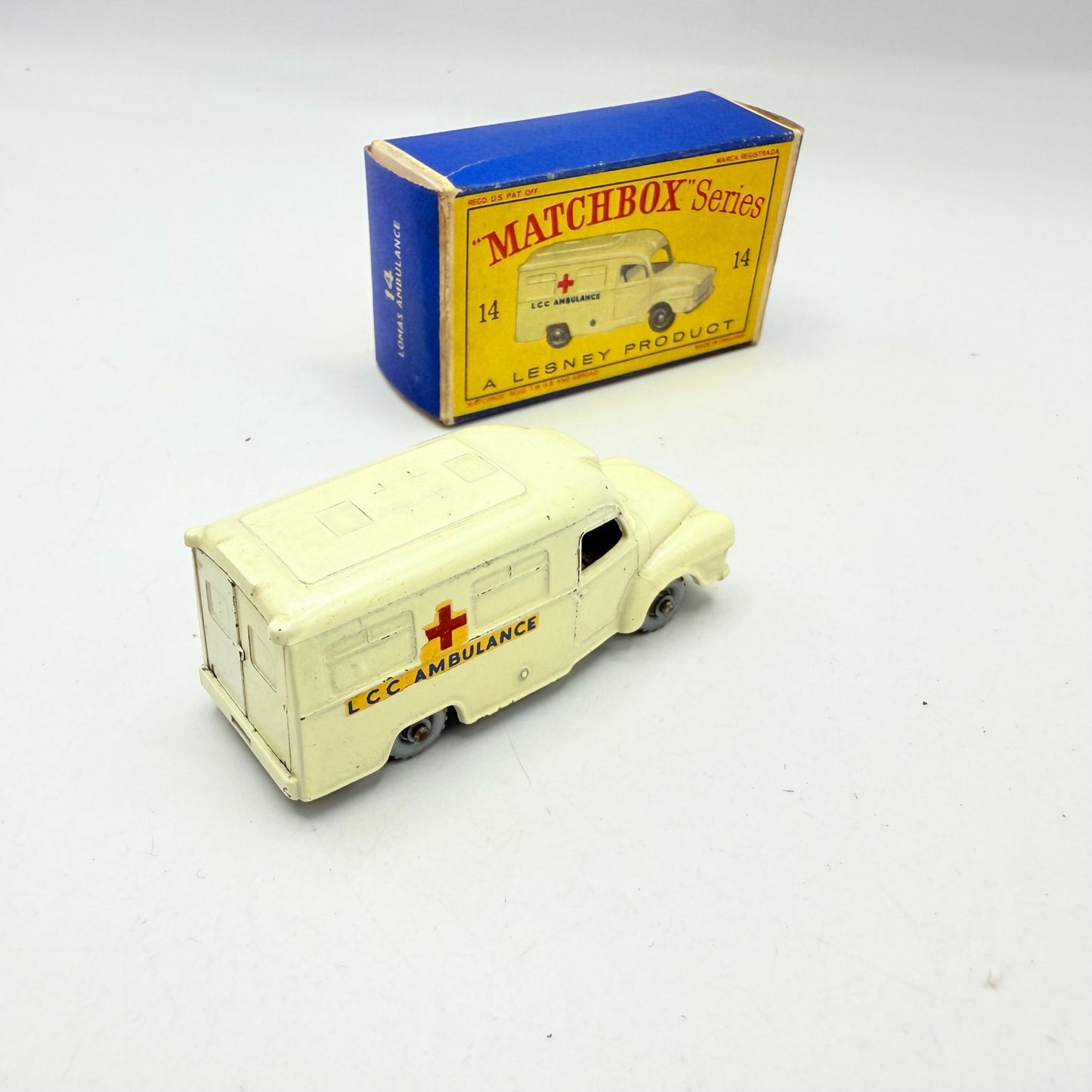 Matchbox Lesney 14c Lomas Ambulance SPW CRISS - CROSS Roof - Magic Matchbox