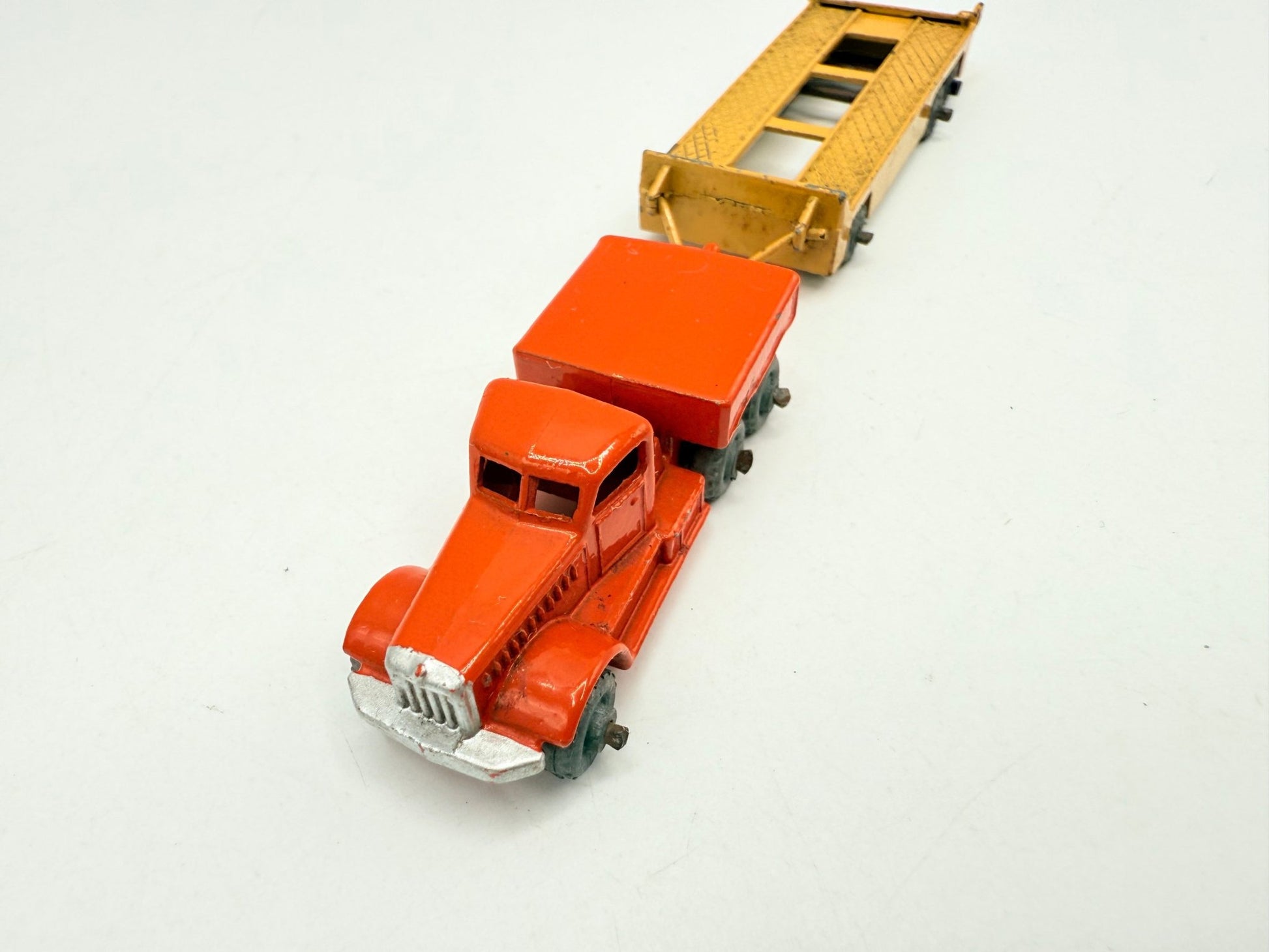 Matchbox Lesney 15A Diamond T Prime Mover Mover & 16A Transporter Trailer RARE without silver trim - Magic Matchbox
