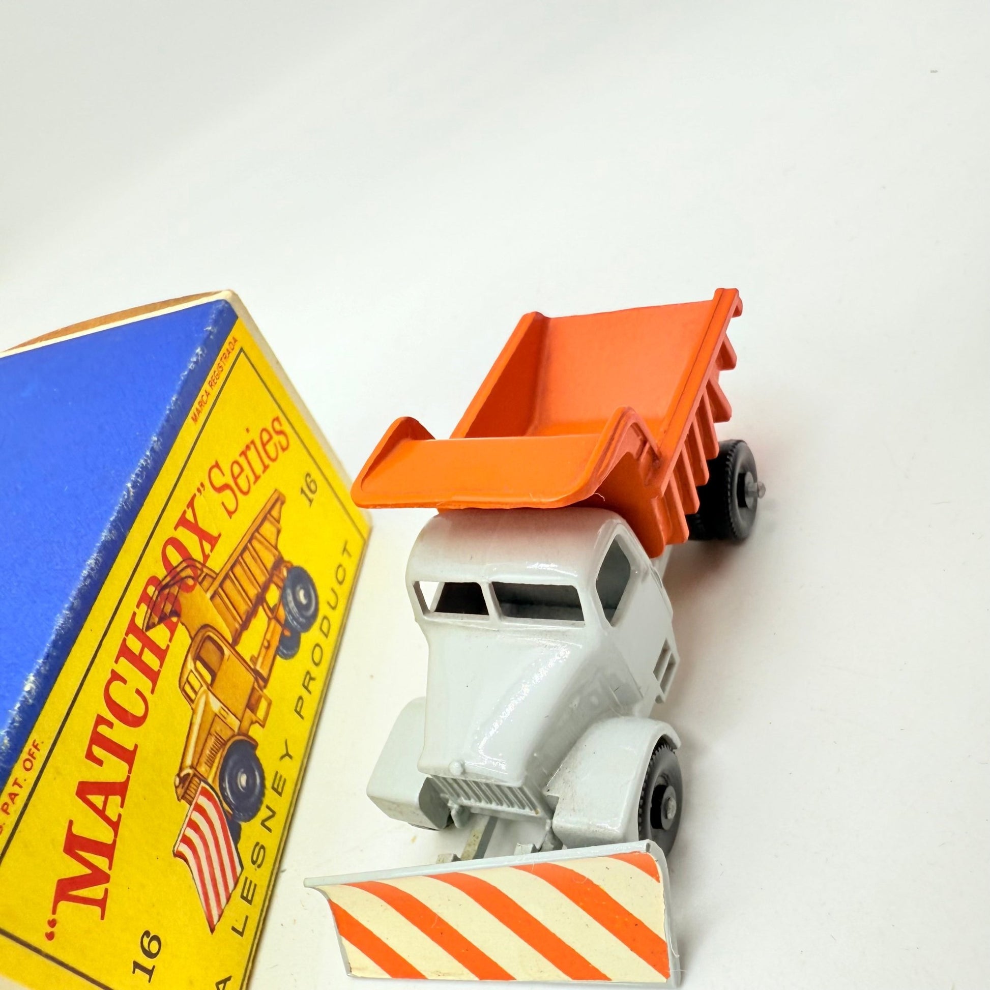 Matchbox Lesney 16c Snow Plough - Magic Matchbox
